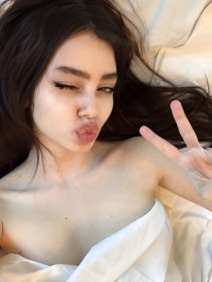 Борислава привлекальеная девушка из Кричева цена от 4000 руб