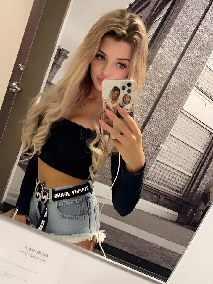 Роксана привлекальеная девушка из Кричева цена от 1500 руб