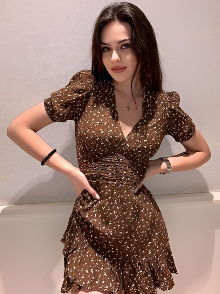 Василиса привлекальеная девушка из Кричева цена от 1500 руб