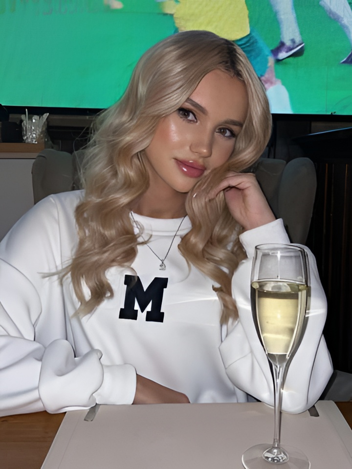 Индивидуалка Венера, доступна для личного знакомства от 2000 руб