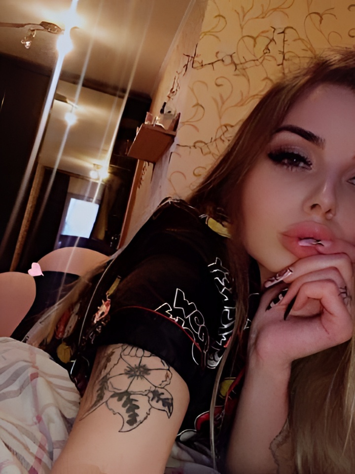 Юстина привлекальеная девушка из Кричева цена от 5000 руб