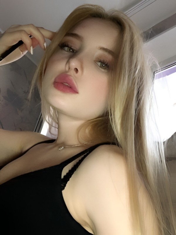 Адель привлекательная девушка из Кричева цена от 10000 руб