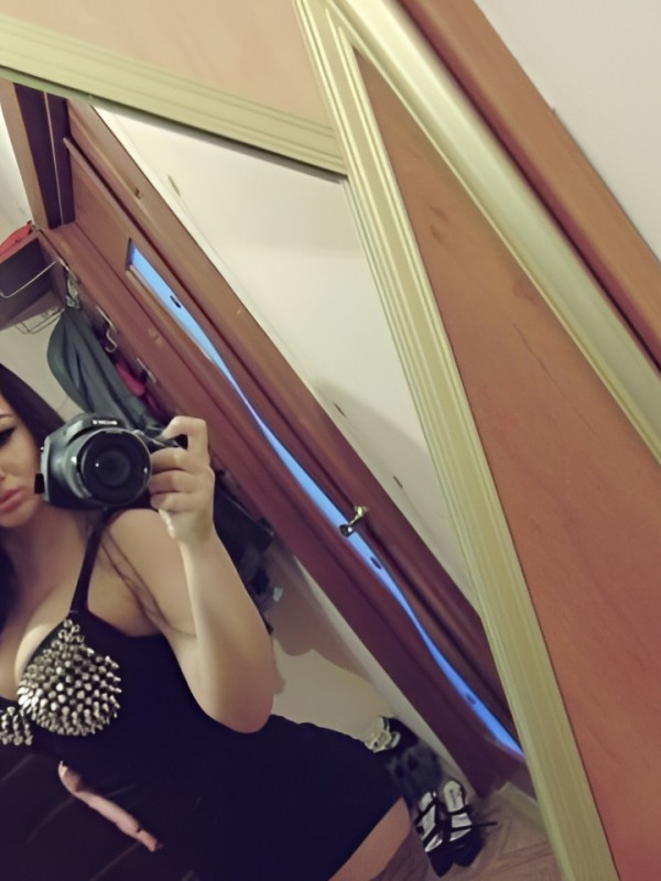 Дарина привлекательная девушка из Кричева цена от 10000 руб