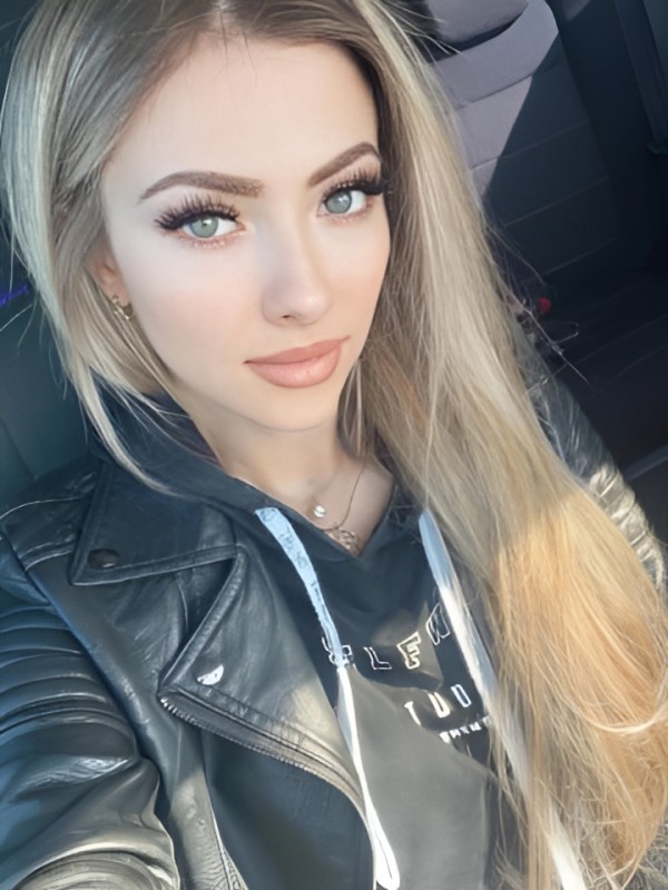 Елена привлекательная девушка из Кричева цена от 5000 руб