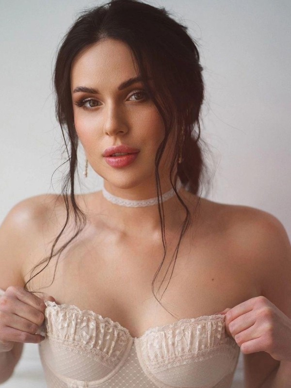 Светлана привлекательная девушка из Кричева цена от 7000 руб